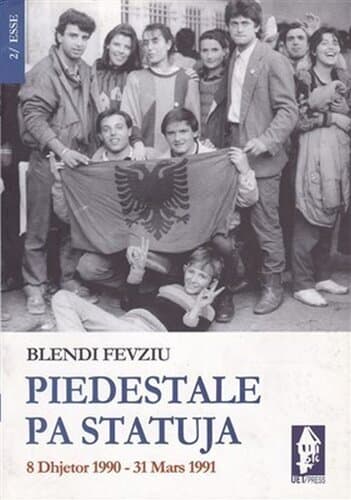 Piedestale Pa Statuja